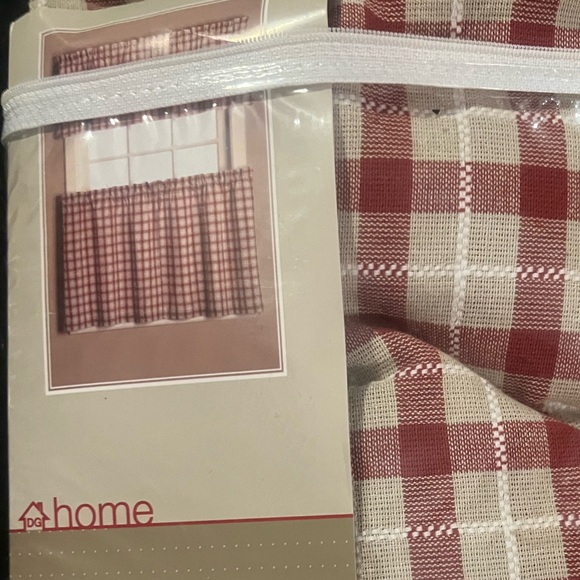 New Checkered Tier & Valance Window Set! - Picture 4 of 14